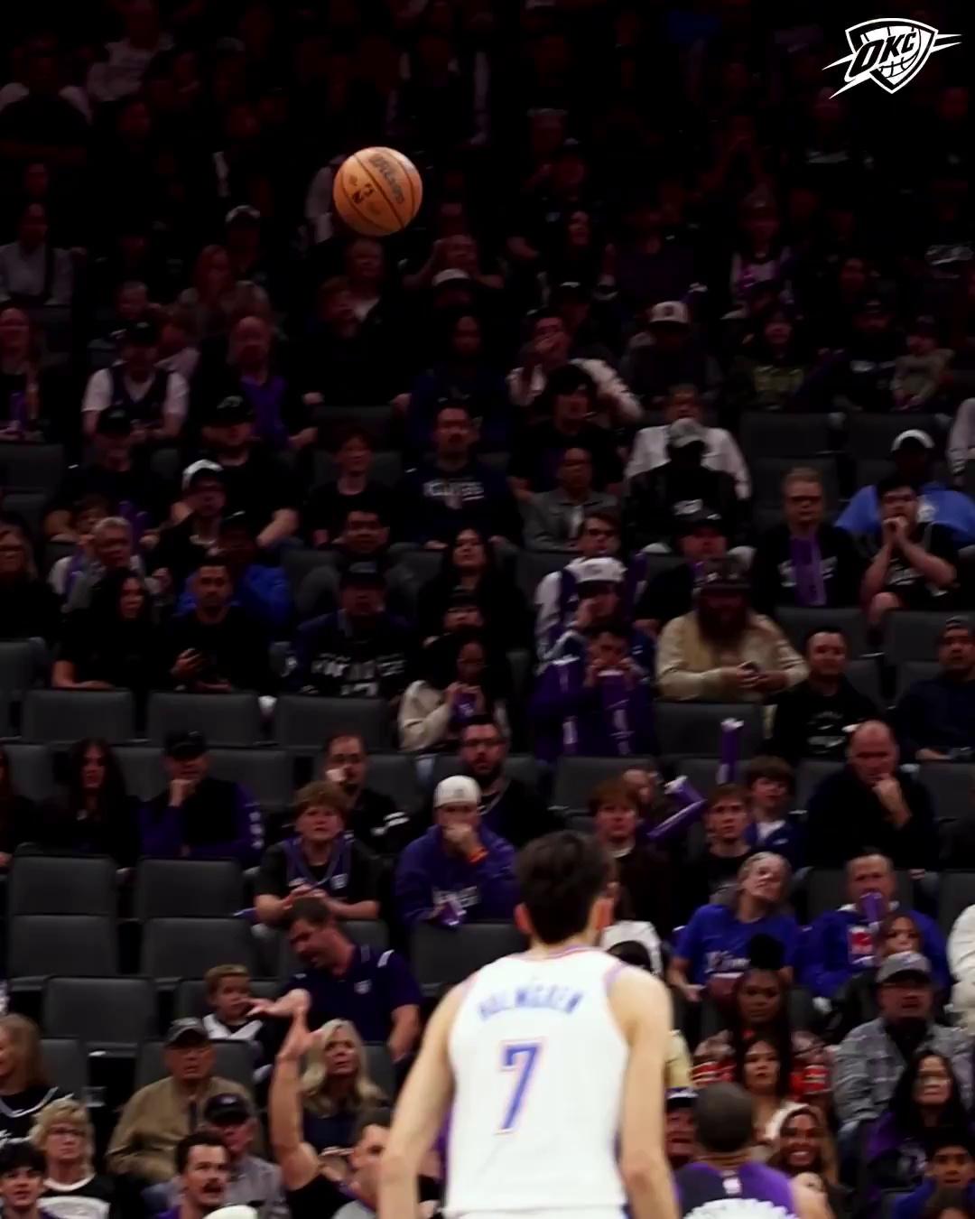 米乐在线入口关于俄克拉荷马雷霆训练开放日，集结日完成体检引欢呼，CBA常规赛在即，控场能力受关注的信息